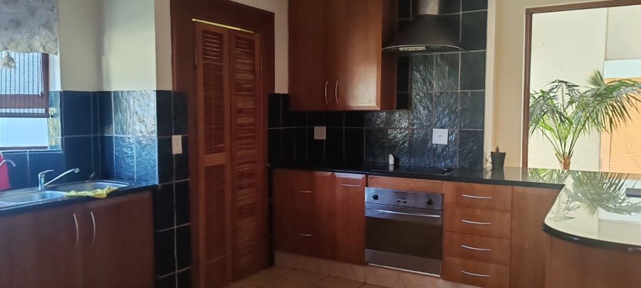 4 Bedroom Property for Sale in WestLake Country Safari Estate North West